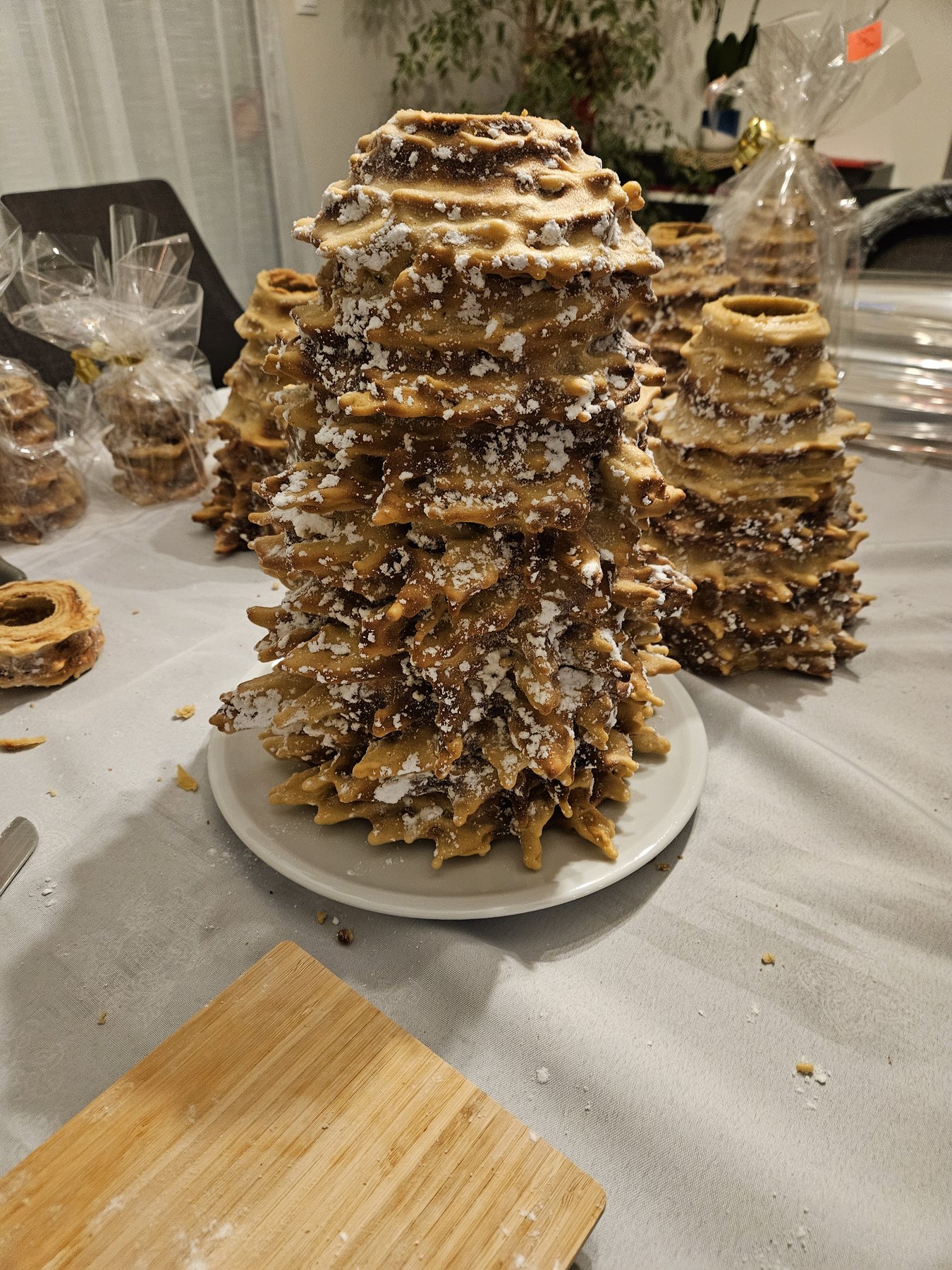 Gâteau à la broche Pyrène Coti, dressé sur un plat